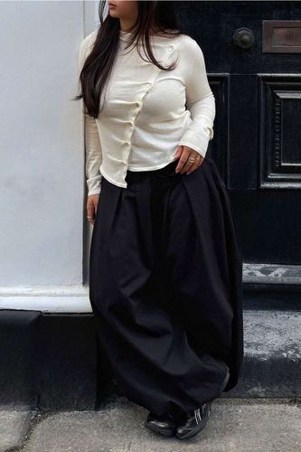 Haut Lumi à boutons avec patte de boutonnage asymétrique plissée taille: XS - BDG - Modalova