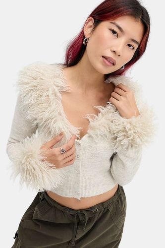 Cardigan UO Melody à bordure en fausse fourrure par en taille: XS - Urban Outfitters - Modalova