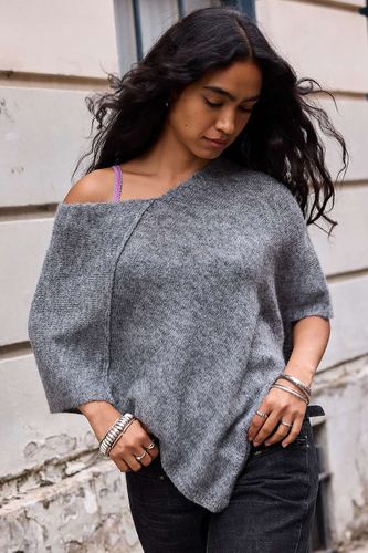Poncho tricoté UO Biffy par en taille: XS - Urban Outfitters - Modalova
