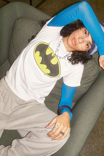 T-shirt graphique décontracté UO logo Batman par en taille: Medium/Large - Urban Outfitters - Modalova