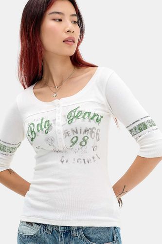 T-shirt graphique Henley à appliqué manches 3/4 en taille: XS - BDG - Modalova