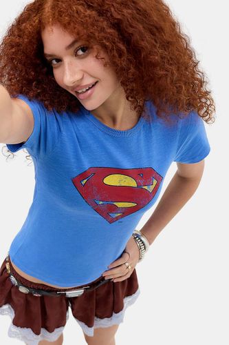 T-shirt graphique bébé à logo Superman UO par en taille: Small - Urban Outfitters - Modalova