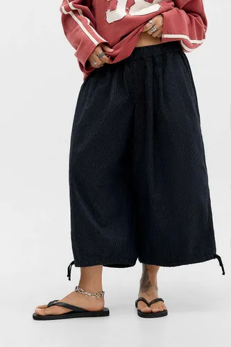 Pantalon Bobbi à rayures extrêmement court taille: XS - BDG - Modalova