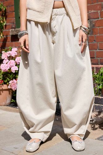 Pantalon ample Bennie en Écru taille: Medium - BDG - Modalova
