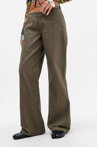 Pantalon Tally taille basse UO par en taille: XS Regular - Urban Outfitters - Modalova