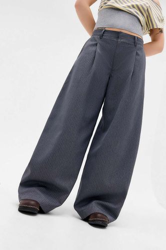 Pantalon Cocoon UO Noa par en taille: XS Regular - Urban Outfitters - Modalova