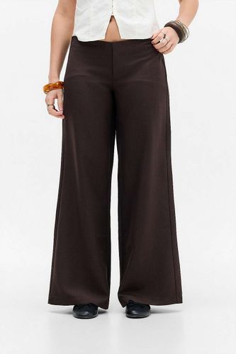 Pantalon Tally taille basse UO par en taille: Large - Urban Outfitters - Modalova