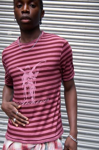 Red Stripe Short Sleeve Graphic Tee en taille: Small - Archivis - Modalova