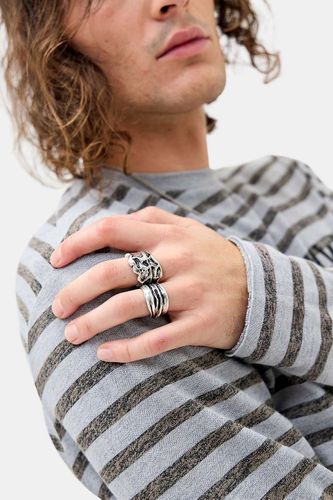 Lot de 2 bagues fondues UO par en taille: Small - Urban Outfitters - Modalova