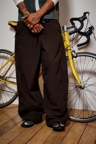 Pantalon utilitaire marron Tech en taille: Small - Nike - Modalova