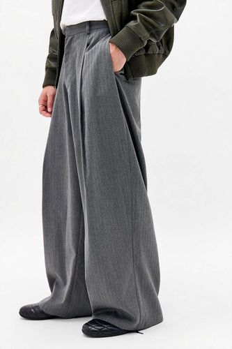 Pantalon cocon plissé Noa gris Archivis en taille: 2XS - Urban Outfitters - Modalova