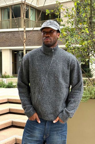 Pull asymétrique à fermeture éclair en Dark Grey taille: Medium - Loom - Modalova
