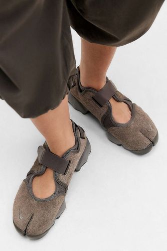 Chaussures en daim Air Rift marron en taille: R-U 4,5 - Nike - Modalova