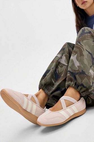 Chaussures Mary Jane roses Barreda en taille: UK 4 - adidas - Modalova