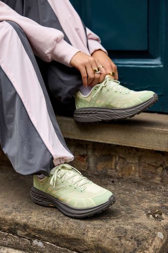 Baskets HOKA Speedgoat Vertes et Grises par HOKA en taille: UK 6 - HOKA® - Modalova