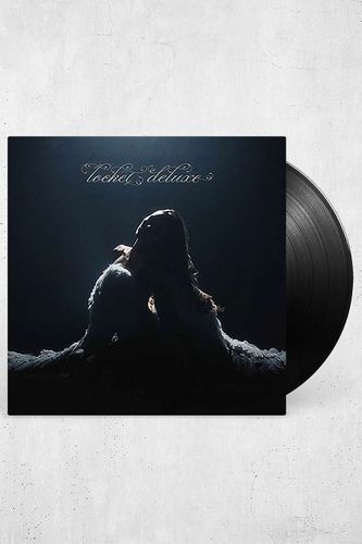 Madison Beer - Locket Deluxe Lp en taille: TAILLE UNIQUE - Urban Outfitters - Modalova