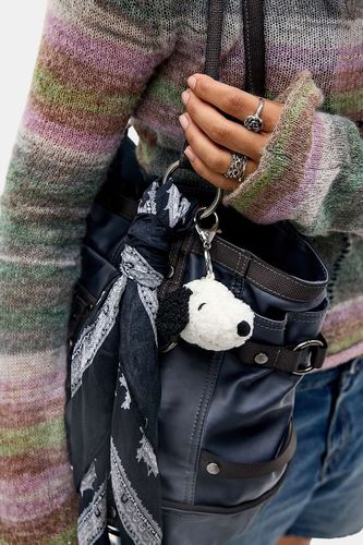 UO Snoopy Boucle Keyring par en taille: TAILLE UNIQUE - Urban Outfitters - Modalova