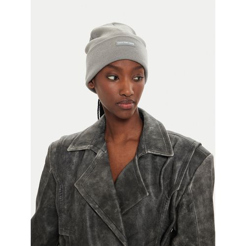 Bonnet Calvin Klein Inst Patch Beanie K60K612322 Gris - Chaussures.fr - Modalova