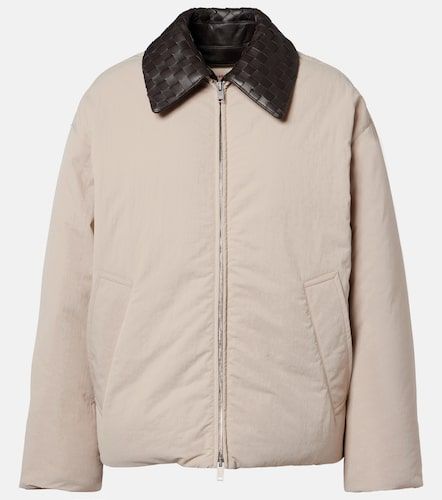 Veste doudoune à col en cuir Intrecciato - Bottega Veneta - Modalova
