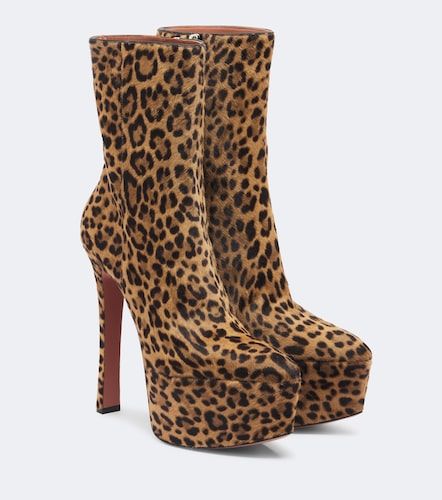 Bottines Cynthia à plateau en cuir façon poulain - Amina Muaddi - Modalova