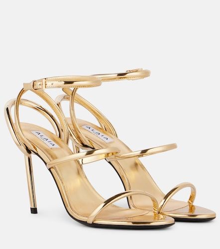 Alaïa Sandales à brides en cuir métallisé - Alaia - Modalova