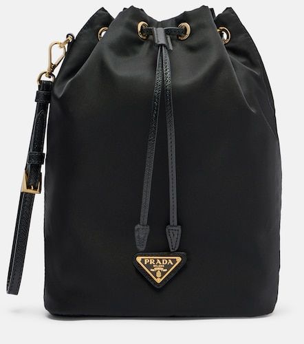 Prada Sac seau en Re-Nylon et cuir - Prada - Modalova