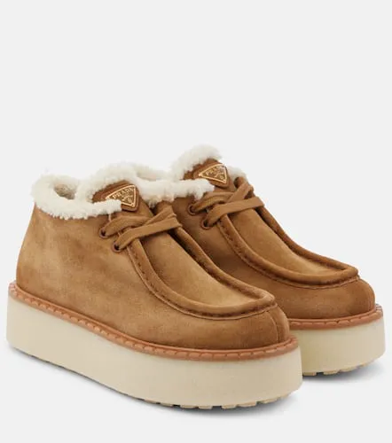 Chaussures à plateforme Evolve en daim et shearling - Prada - Modalova