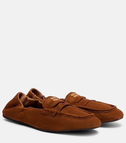 Mocassins Ruches en daim  logo - Miu Miu - Modalova