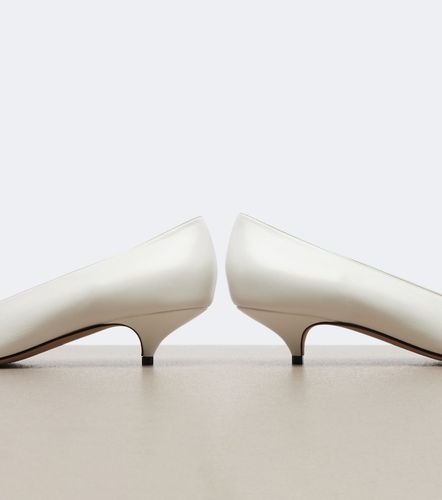 The Row Escarpins Liisa en cuir - The Row - Modalova