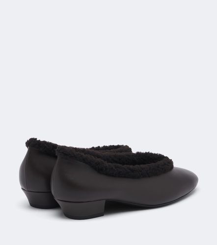 Escarpins en cuir et shearling - Magda Butrym - Modalova