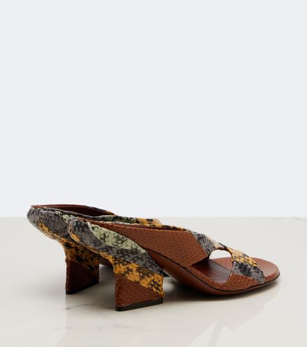 Mules en cuir à effet serpent - Dries Van Noten - Modalova