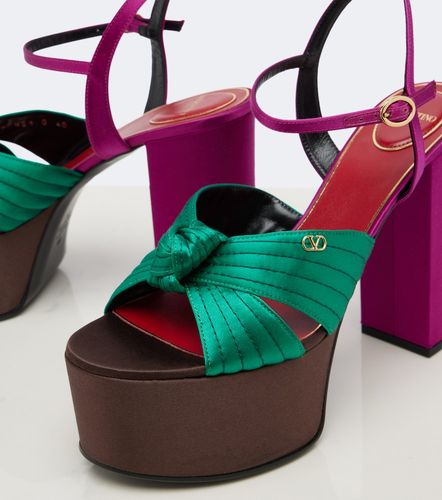 Sandales Crasher à plateau en satin - Valentino Garavani - Modalova