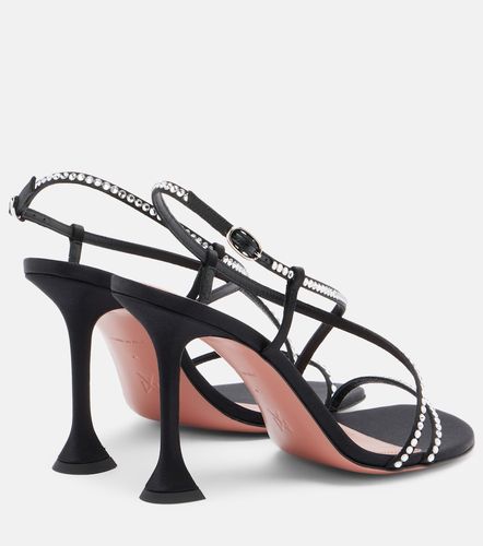 Sandales Sally en satin à cristaux - Amina Muaddi - Modalova