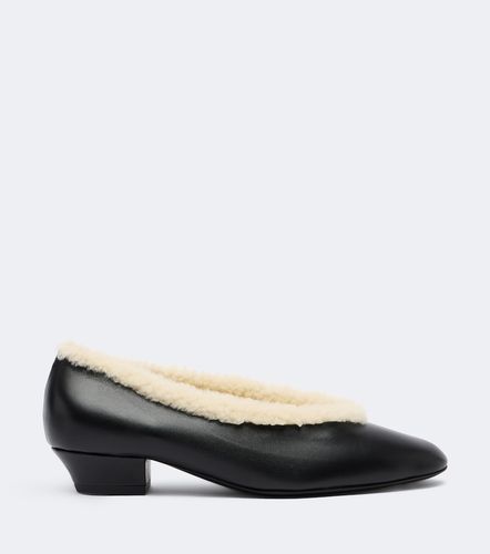 Escarpins en cuir et shearling - Magda Butrym - Modalova