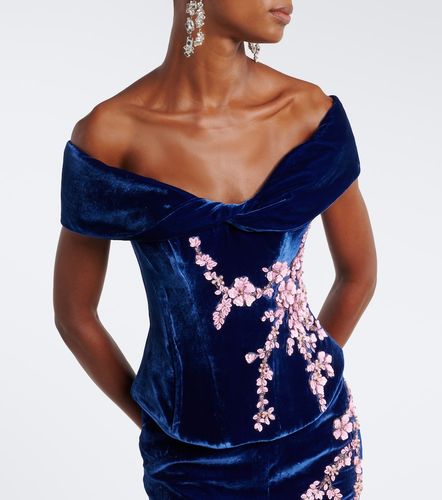 Robe longue Rielle en velours à ornements - Costarellos - Modalova