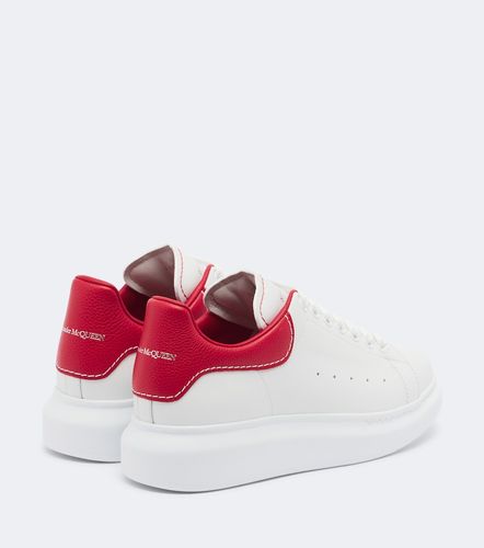 McQueen Baskets oversize en cuir - McQueen - Modalova