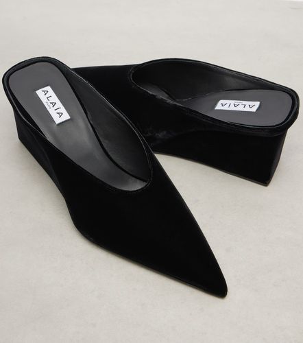 Alaïa Mules compensées Cube en velours - Alaia - Modalova