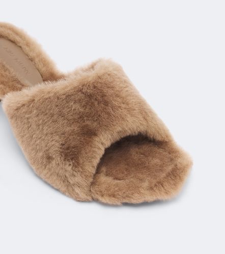 Mules Taylor en shearling - Amina Muaddi - Modalova