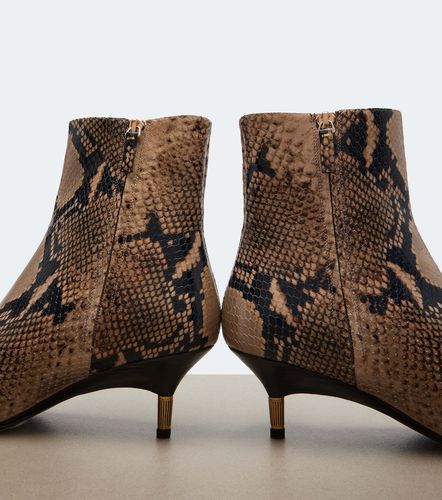 Bottines Bella en cuir à effet serpent - Khaite - Modalova