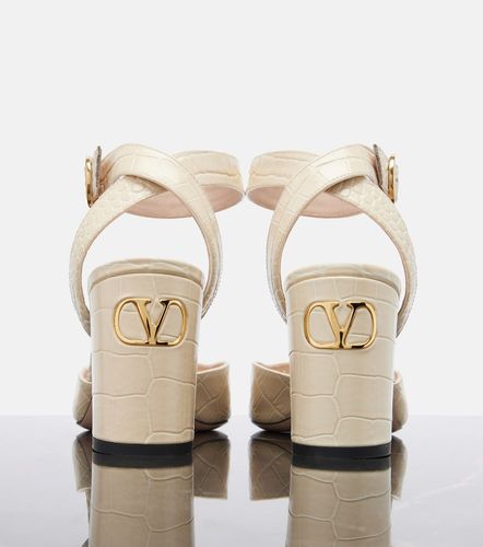 Sandales Fawcette en cuir façon croco - Valentino Garavani - Modalova