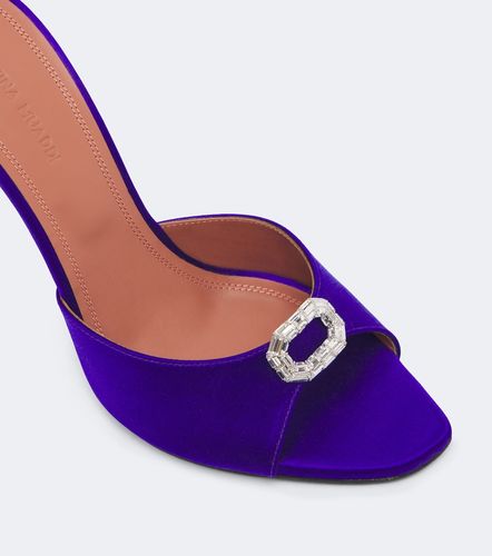 Mules Camelia Mini en satin à ornements - Amina Muaddi - Modalova
