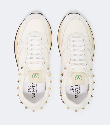 Valentino Garavani Baskets Stud Up - Valentino Garavani - Modalova