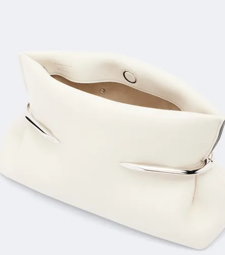 Pochette Pinch Soft en cuir - Givenchy - Modalova