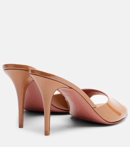 Mules Elodie 90 en cuir verni - Amina Muaddi - Modalova