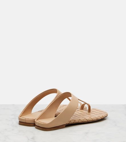 Mules Livia en cuir Intrecciato - Bottega Veneta - Modalova