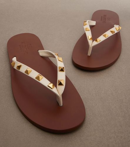 Tongs Rockstud en cuir - Valentino Garavani - Modalova