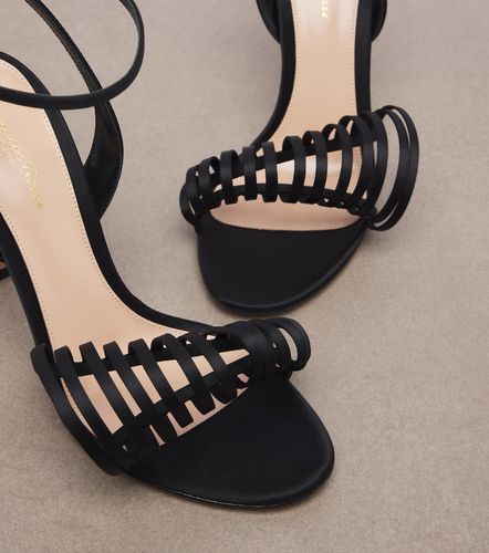 Gianvito Rossi Sandales en satin - Gianvito Rossi - Modalova