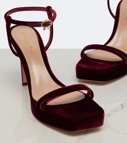 Sandales à plateau en velours - Gianvito Rossi - Modalova