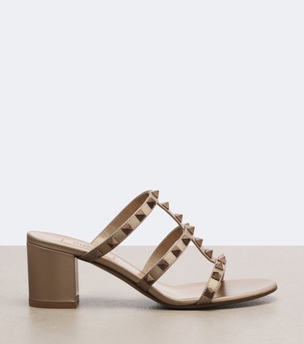 Mules Rockstud en cuir - Valentino Garavani - Modalova