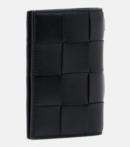 Protège-passeport en cuir Intrecciato - Bottega Veneta - Modalova